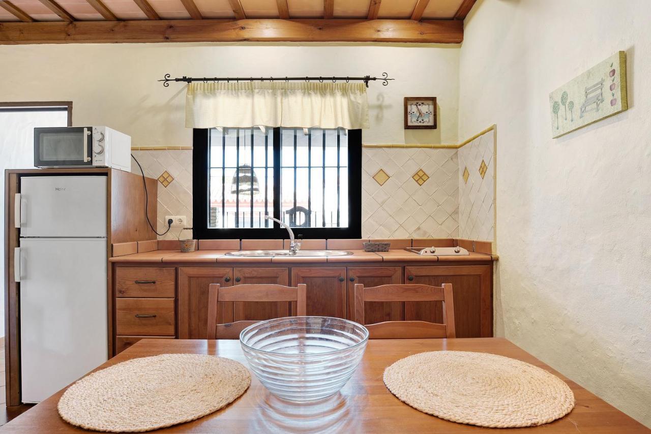 Apartamento Marta โกนิล เด ลาฟรอนเตรา ภายนอก รูปภาพ