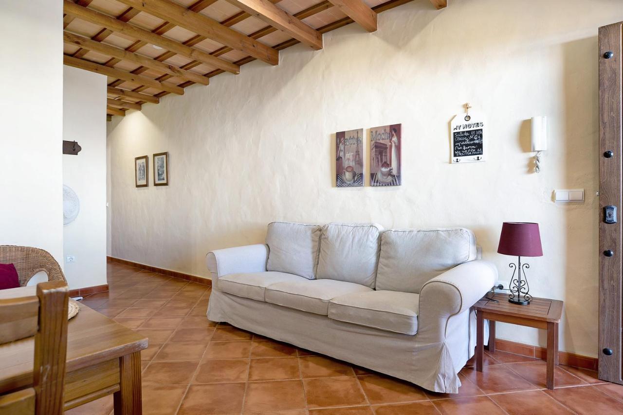 Apartamento Marta โกนิล เด ลาฟรอนเตรา ภายนอก รูปภาพ