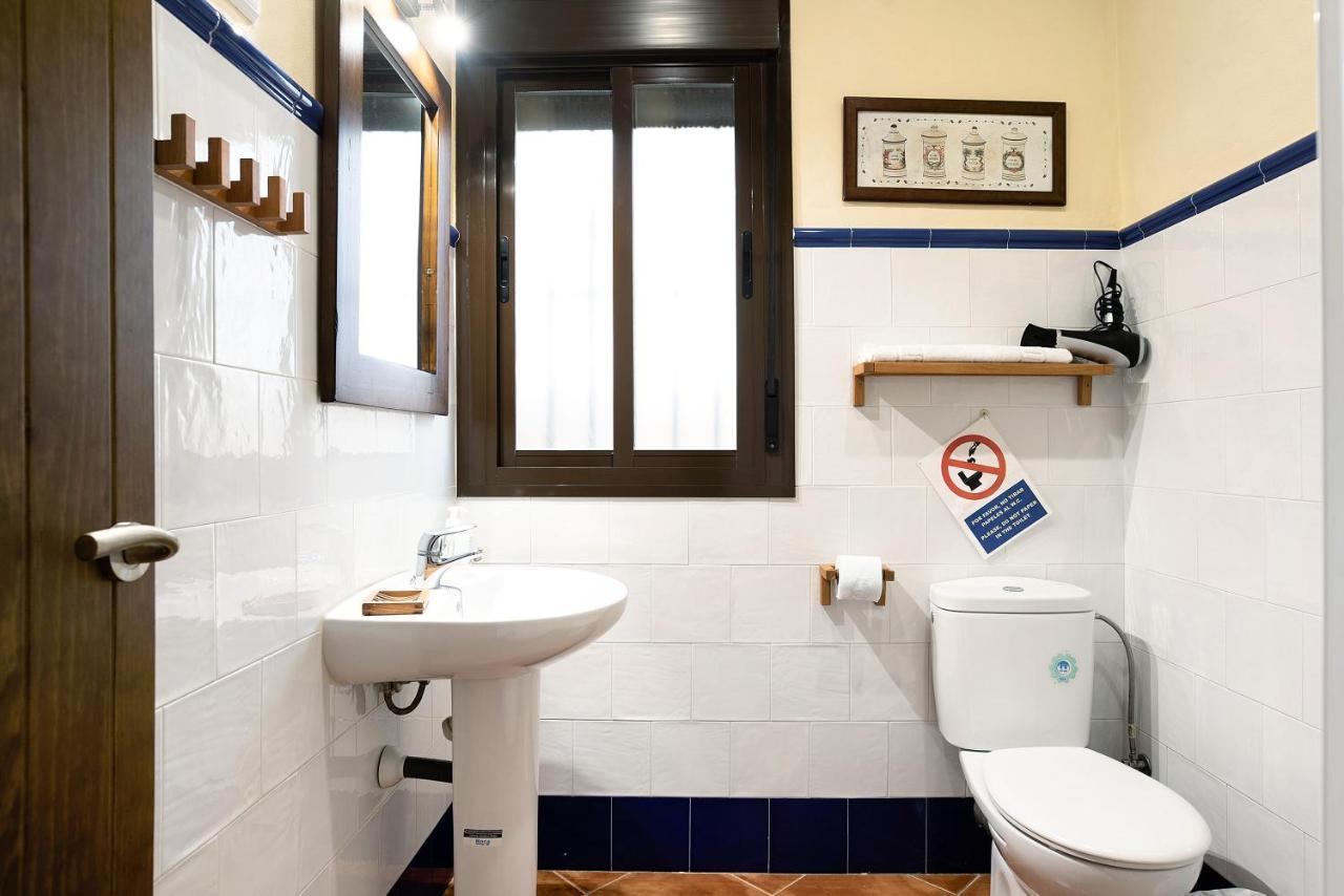 Apartamento Marta โกนิล เด ลาฟรอนเตรา ภายนอก รูปภาพ