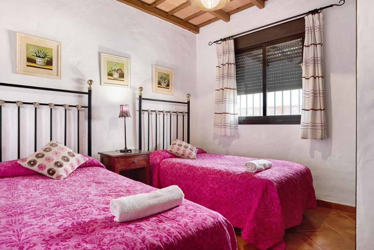 Apartamento Marta โกนิล เด ลาฟรอนเตรา ภายนอก รูปภาพ